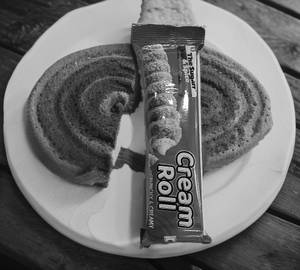 Cream roll no