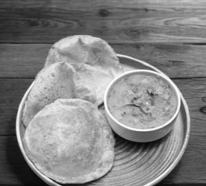 Poori with seasonal sabjee [4 pieces]