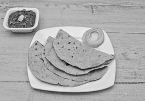 3 Phulka & Paneer Butter Masala