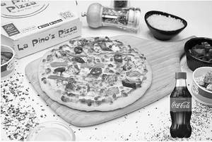 Capsicum , Paneer & Red Paprika Pizza + Coke [250 Ml]