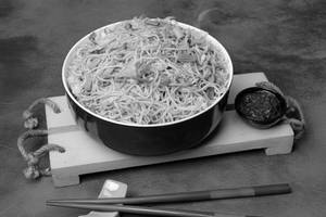 Veg Chinese Schezwan Fried Hakka Noodles (Mini)