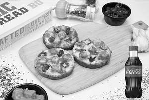 Paneer Tikka Garlic Bread + Coke [250 Ml]