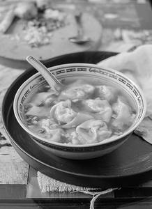Veg Wonton Soup (4pcs)