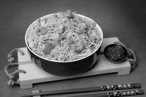 Chicken Chinese Schezwan Fried Hakka Noodles (Mini)