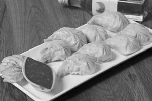 Chicken Steamed Momos ( 8 Pcs )