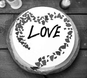 Valentines day vanilla cake