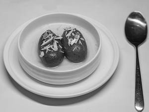 Stuffed Gulab Jamun