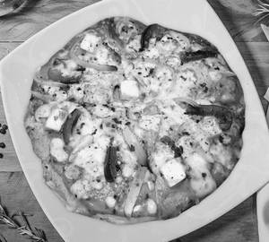 Paneer Onion Capsicum Pizza
