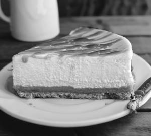 Caramel Cheesecake Slice