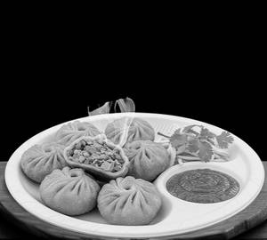 Fried veg momos