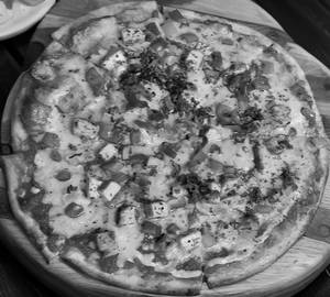 Schezan paneer pizza