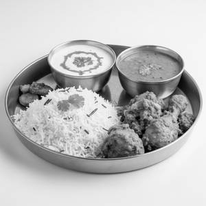 Chicken Thali Rice, Chicken Kassa, Dal, Pickle