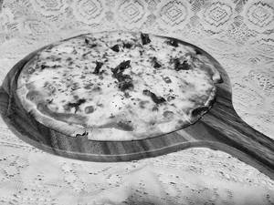 Szechwan Chilli Paneer Pizza