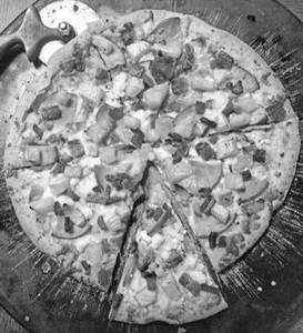 Cheese Chutney Pizza