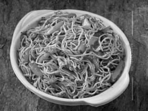 Chicken schezwan noodles