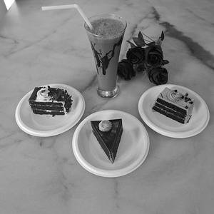 Chocolate Shake + Pastry(1pc) Combo