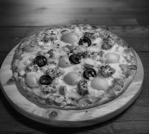 Tandoori veg paneer pizza [8 inch]