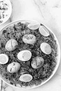 Chicken Hyderabadi Biryani 4Pcs + 4 Pcs Roast + Chicken Pakoda 8 Pcs+ 4 Boil Egg Cold Drink 750 Ml