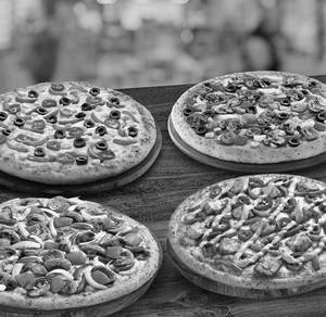 Pizza Party for 4 (Veg) @Rs. 180 Off