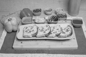 Cheese Chilli Garlic Bread (4 Pcs)
