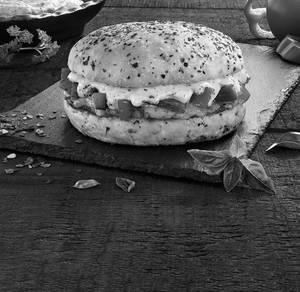 Burger Pizza - Classic Veg