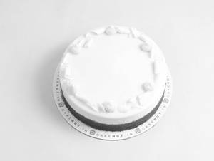 White Choco Berry Cake 600Gm