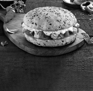 Burger Pizza - Premium Veg