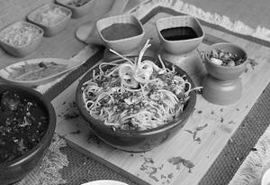 Burnt Garlic Noodles (500 Ml)