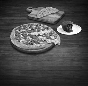 Ultimate Cheese Burst Deluxe Combo (Veg)