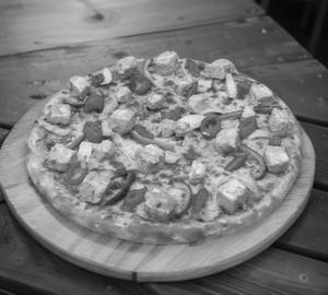 Spicy veg pizza