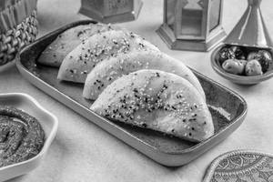 Saffron Khamir Flatbread