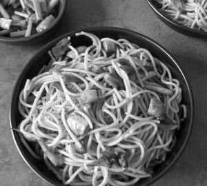 Mushroom Schezwan Noodles