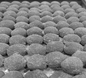 Mini Lal Peda