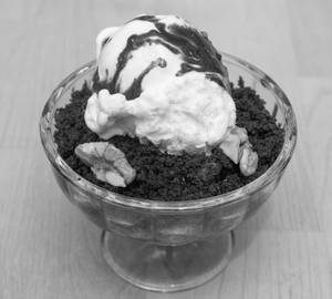 Hot Mud Pie With Ice Cream