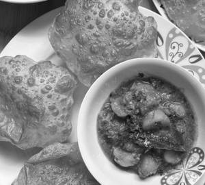 Luchi[5 Pcs] + Aloo Dum Masala