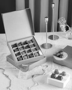 Chocolate box of 16[praline]