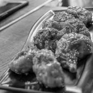 Pan fried chicken momos