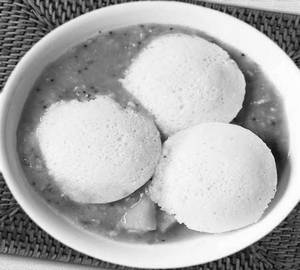 10 Idli with Sabji