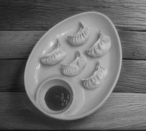 Chicken shezwan  streamed momo [5 pieces]