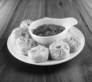 Veg Steamed Momos [6 Pcs]