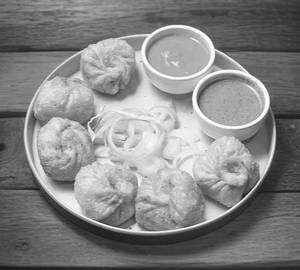 Veg Fried Momos [6 Pieces]