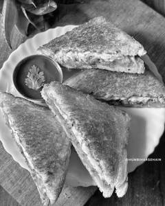 Grilled Samosa Sandwich (With Cheese)
