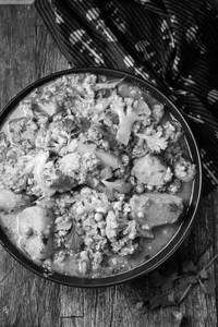 Aloo Gobi Matar Gravy