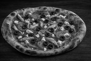 Tuscan Grilled Chicken Hand Stretched Pizza