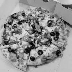 Veg extravaganza pizza