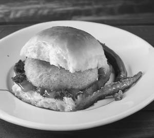Classic vada pav