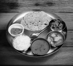 Kathiyawadi Mini Thali