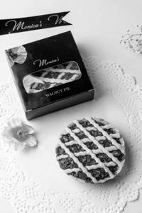Small Walnut Pie