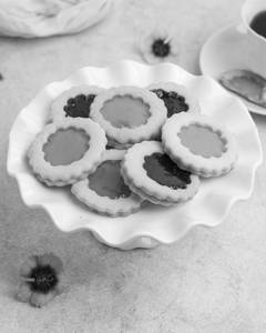 Linzer Cookies