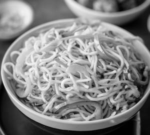 Vegetable Hakka Noodles